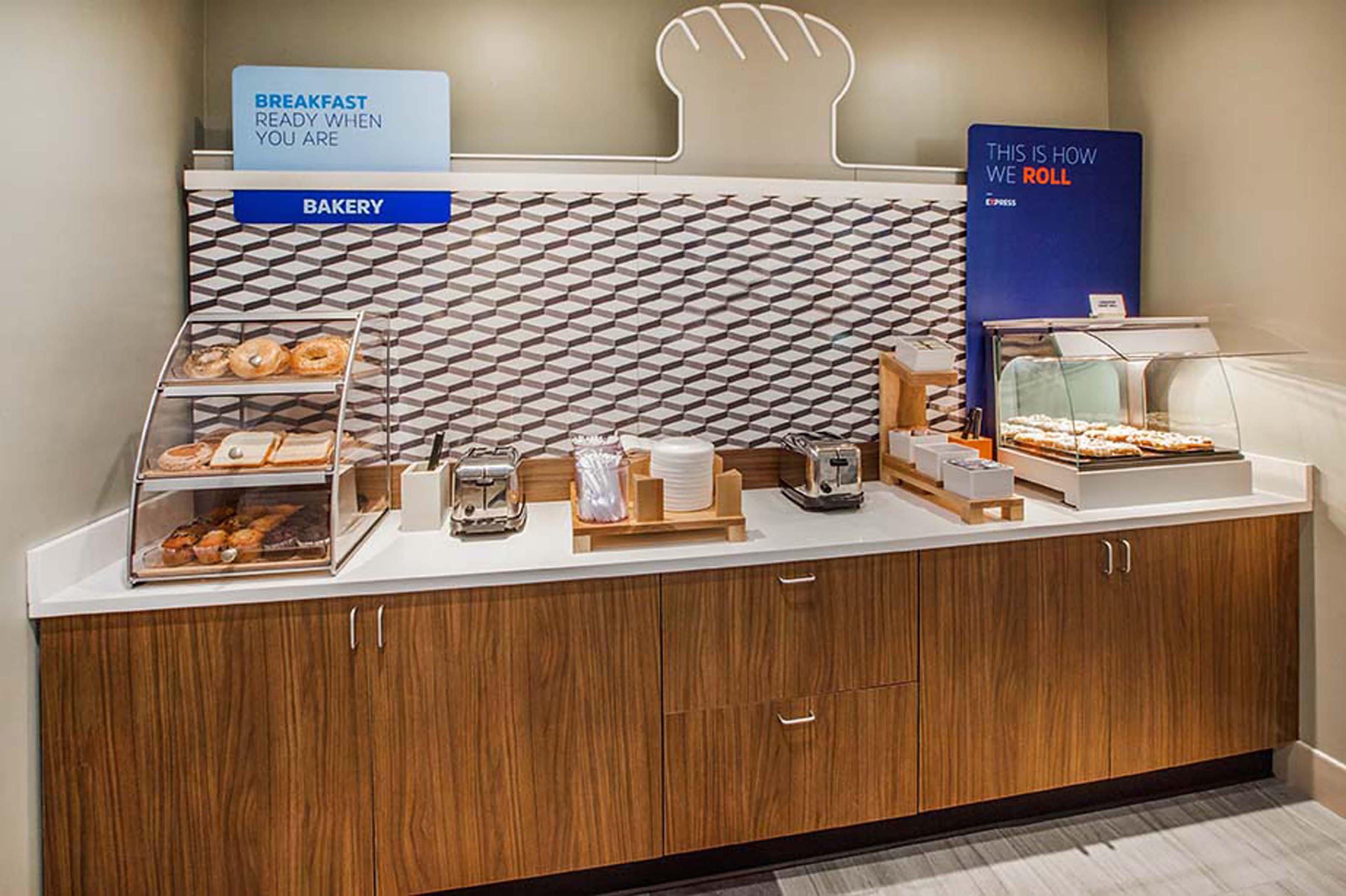 Holiday Inn Express Hotel & Suites Chicago-Algonquin By Ihg Exterior foto