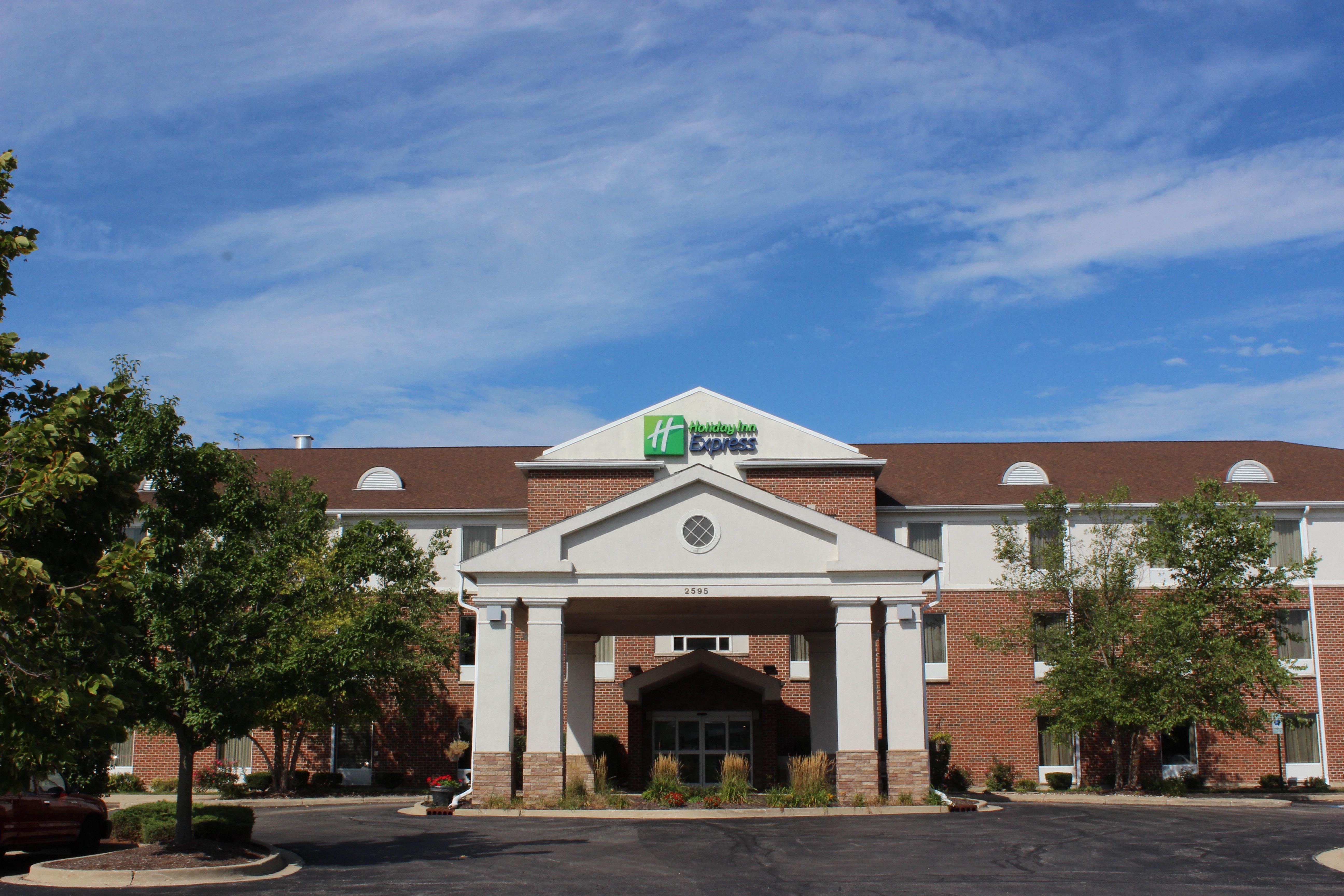 Holiday Inn Express Hotel & Suites Chicago-Algonquin By Ihg Exterior foto