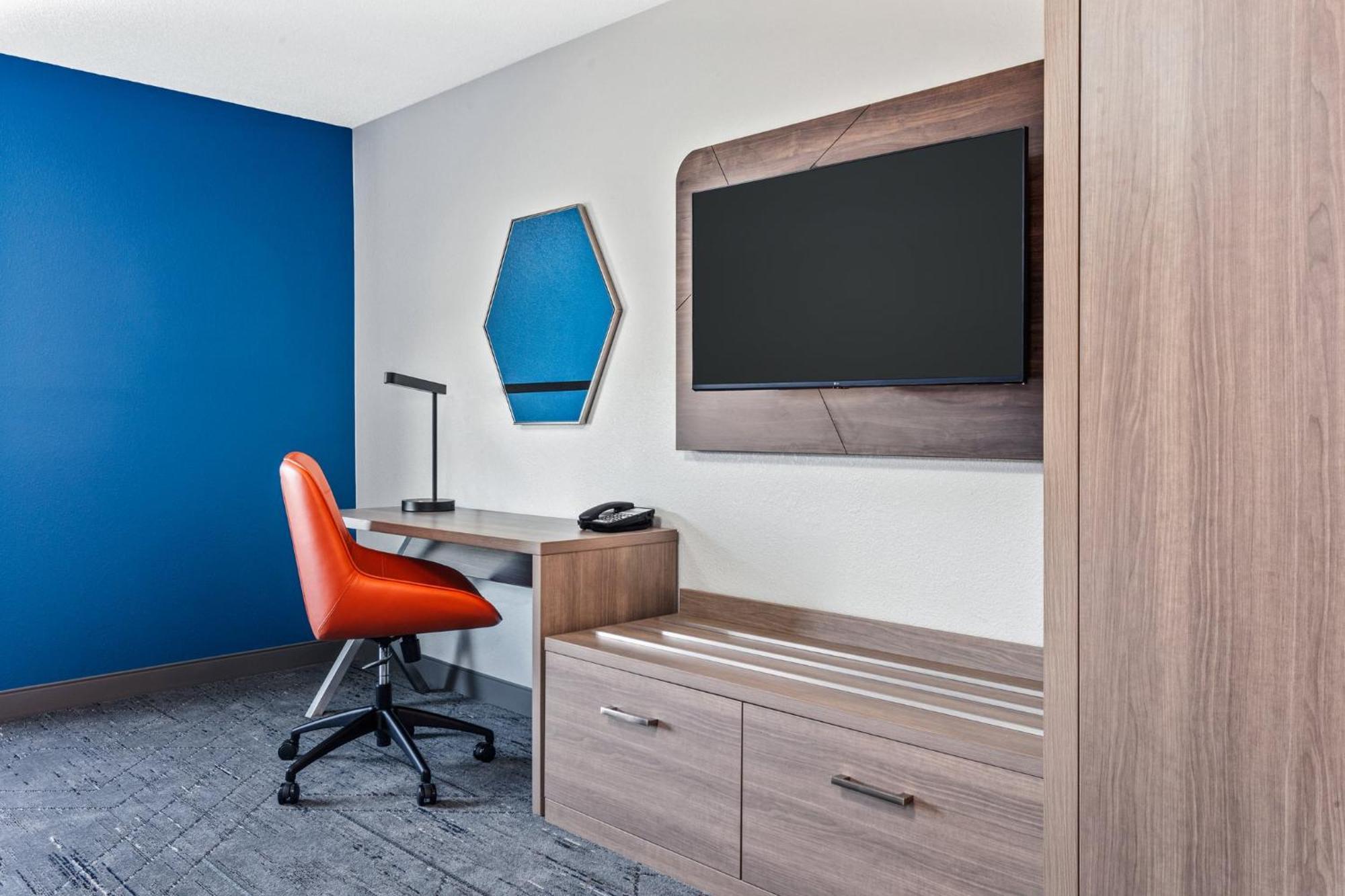 Holiday Inn Express Hotel & Suites Chicago-Algonquin By Ihg Exterior foto