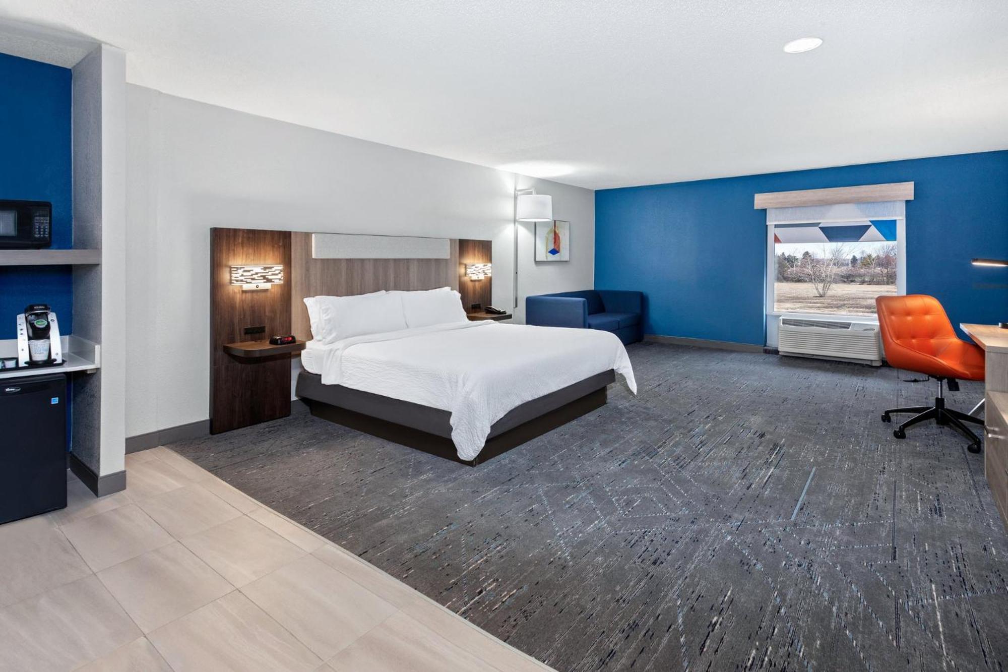 Holiday Inn Express Hotel & Suites Chicago-Algonquin By Ihg Exterior foto