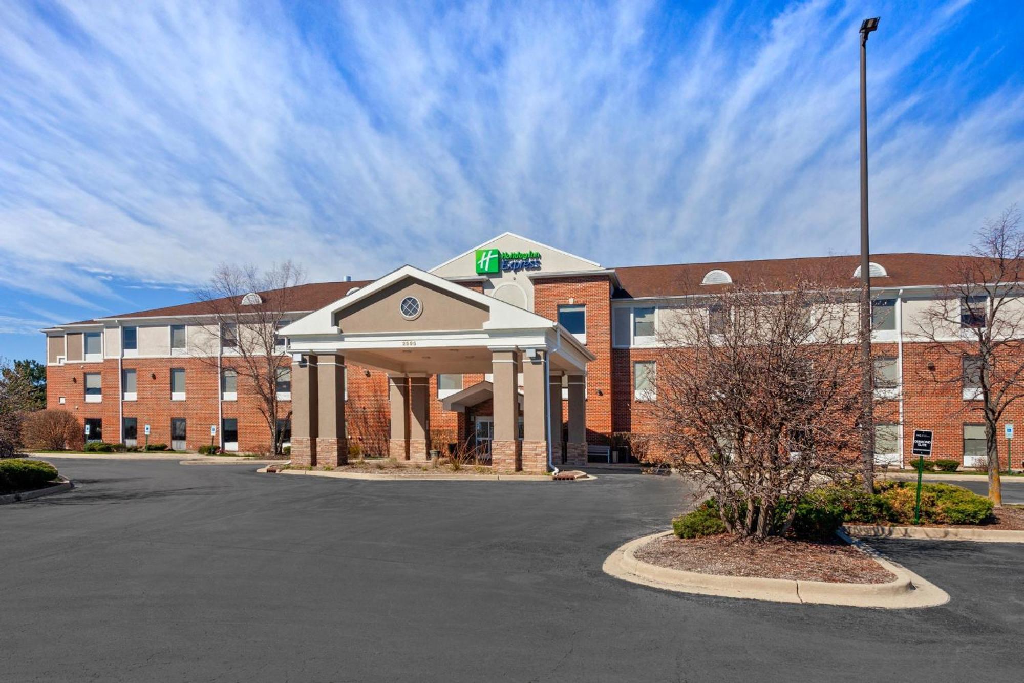 Holiday Inn Express Hotel & Suites Chicago-Algonquin By Ihg Exterior foto