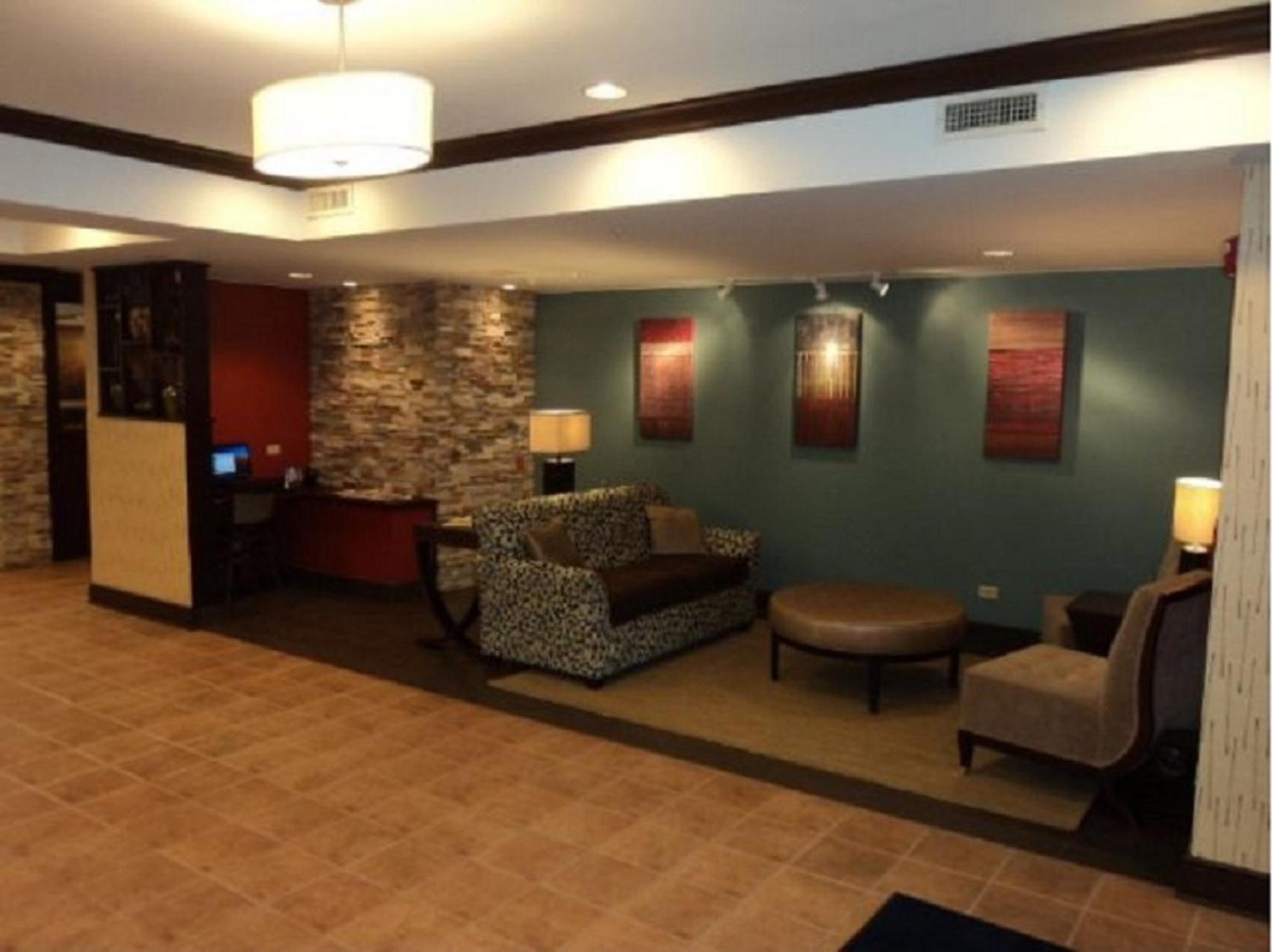 Holiday Inn Express Hotel & Suites Chicago-Algonquin By Ihg Exterior foto