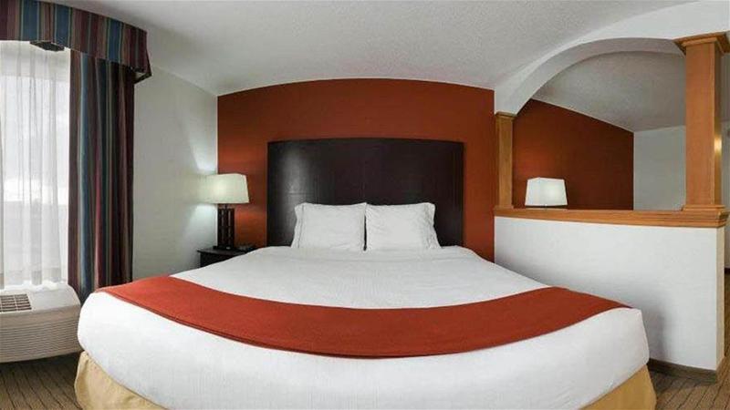 Holiday Inn Express Hotel & Suites Chicago-Algonquin By Ihg Exterior foto
